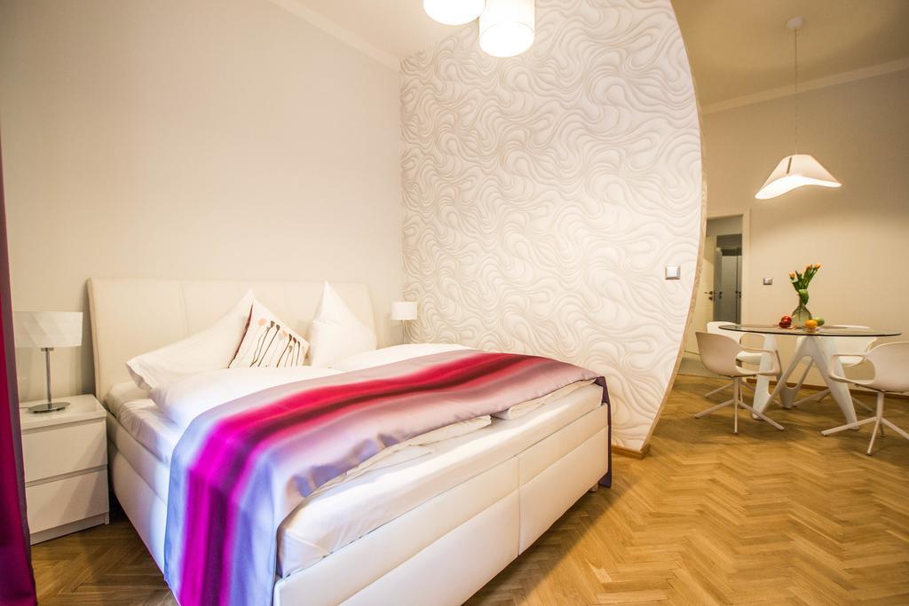 Bourgeois In Cultural Heritage Building By Ruterra Appartement *