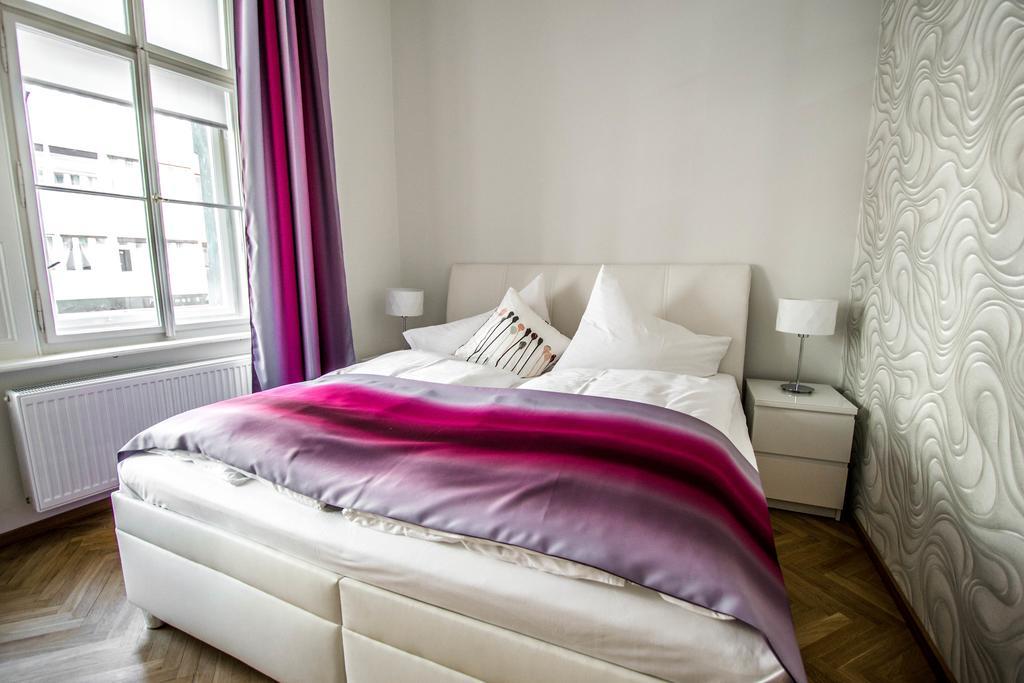 Bourgeois In Cultural Heritage Building By Ruterra * Praag
