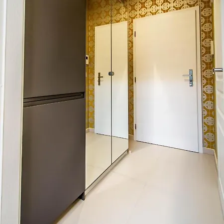 Bourgeois Apartment In Cultural Heritage Building By Ruterra Prague Exterior photo