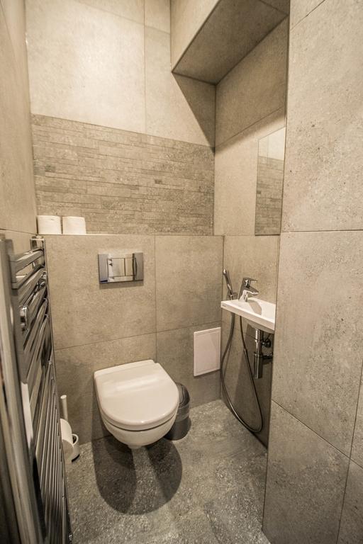 Apartment Bourgeois In Cultural Heritage Building By Ruterra Prague